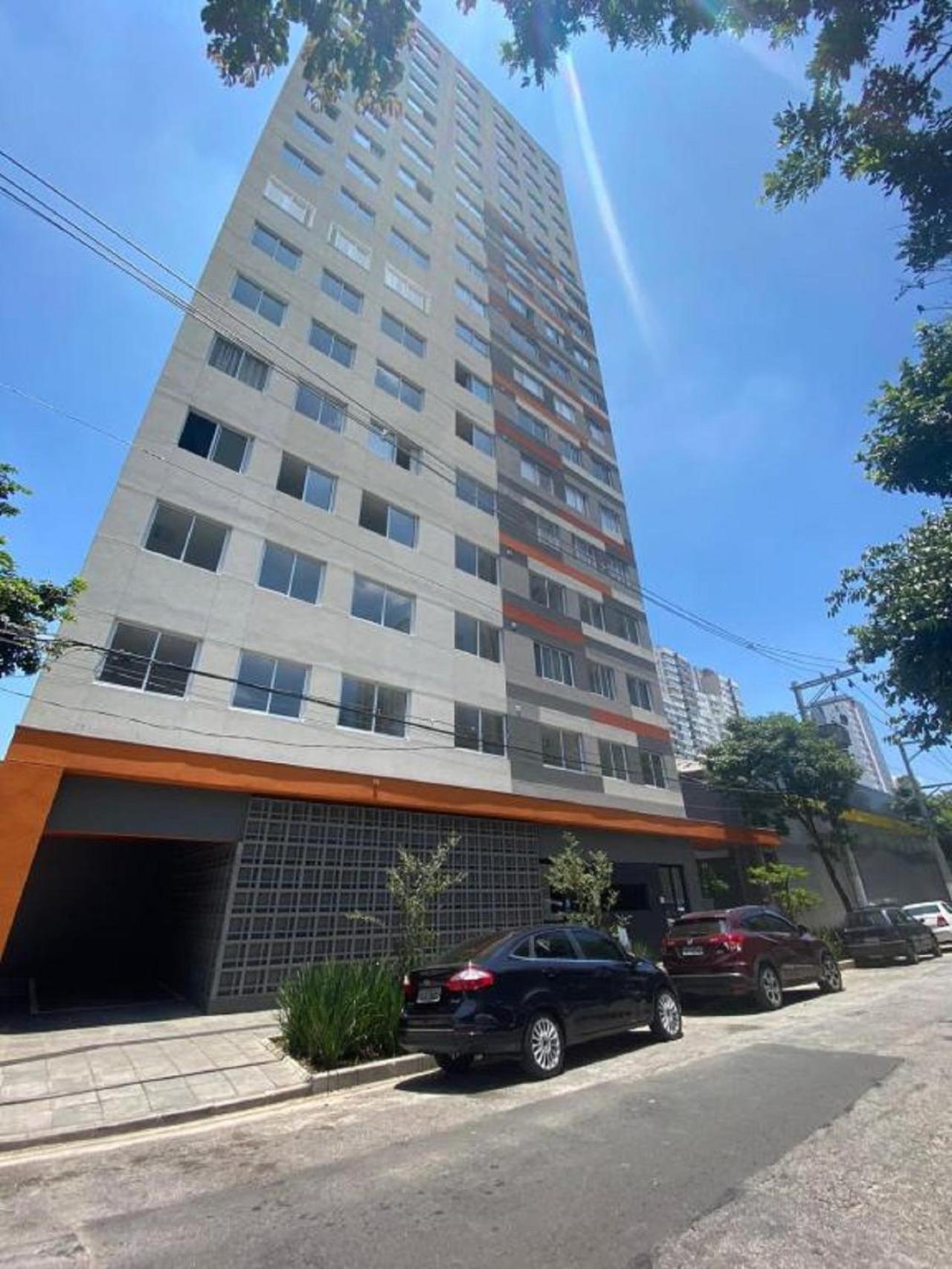 Autentico Em Frente Ao Metro Bras ! * São Paulo