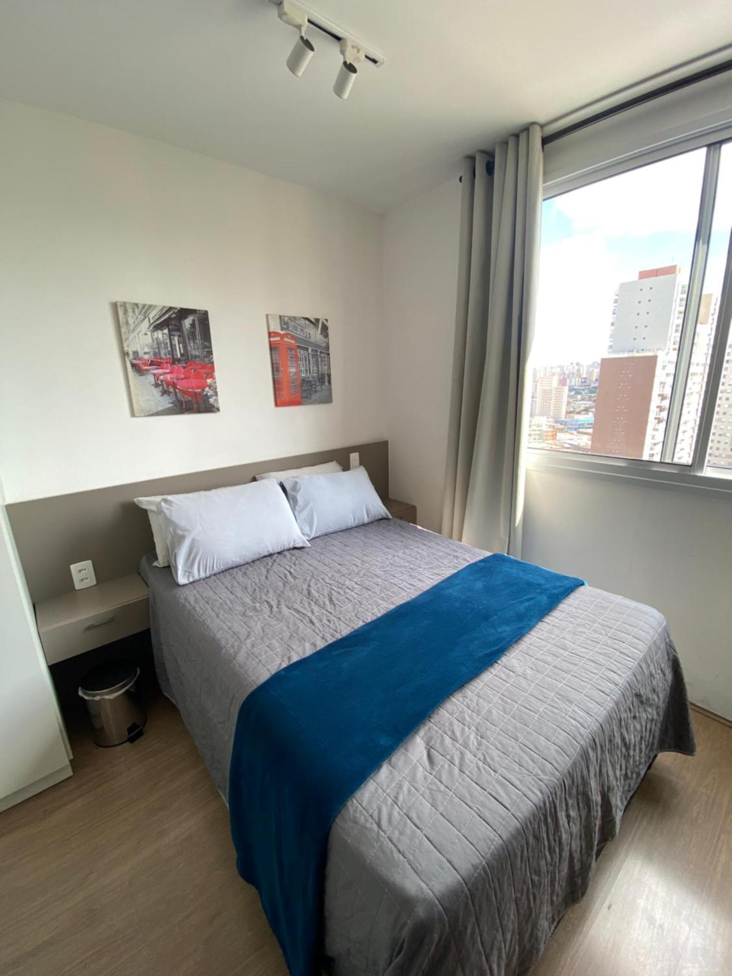 Apartamento Autentico Em Frente Ao Metro Bras ! *